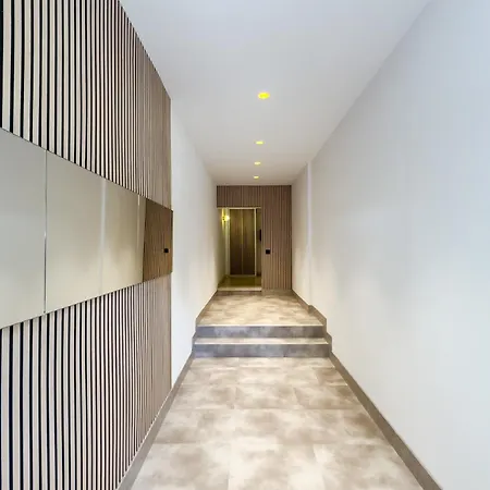 Barcelona Amelie Апартаменты